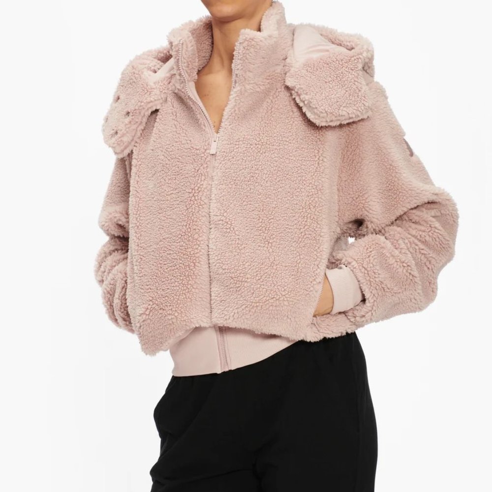 Alo Yoga Foxy Sherpa Hooded Jackson (Pale Mauve)
